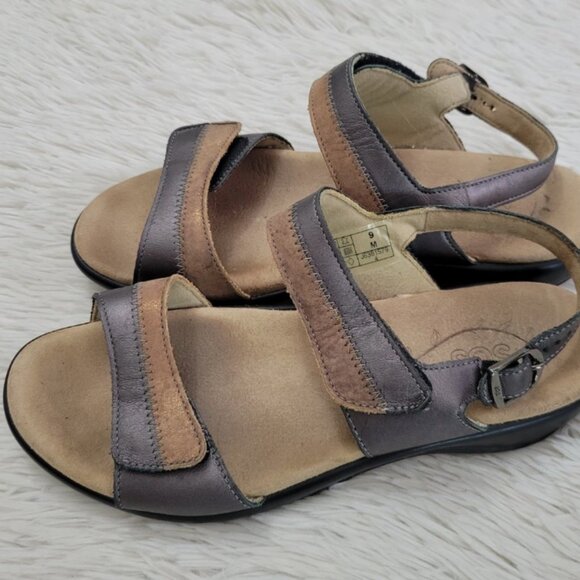 SAS Nudu Womens Sz 9 Sandals Metallic And Brown Leather Comfort Adjustable Strap - Picture 1 of 3
